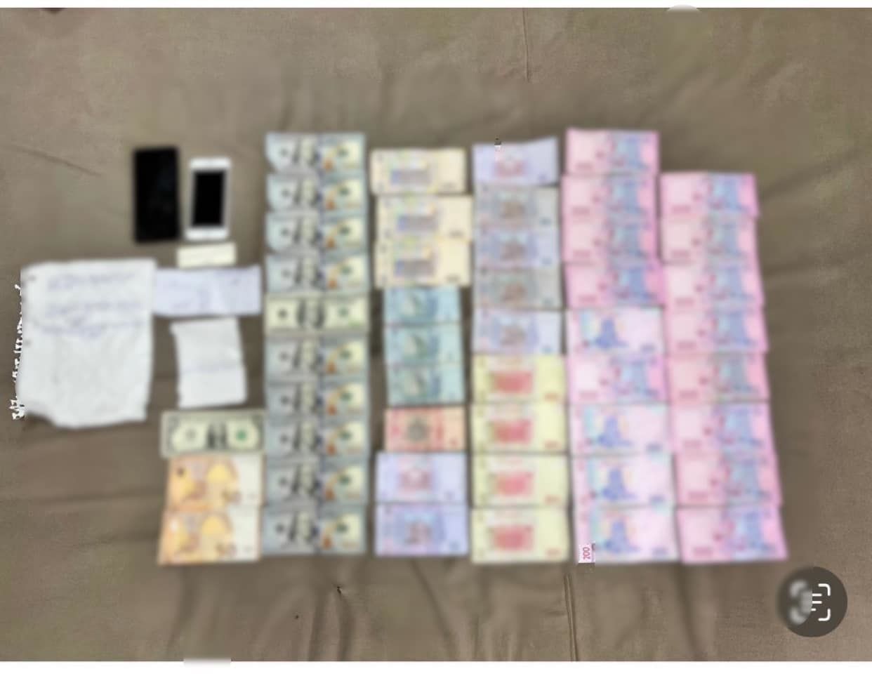 Вартість послуг сексуального характеру становила $150 за годину та $800 за ніч, половину заробленого повії віддавали сутенерам / © 