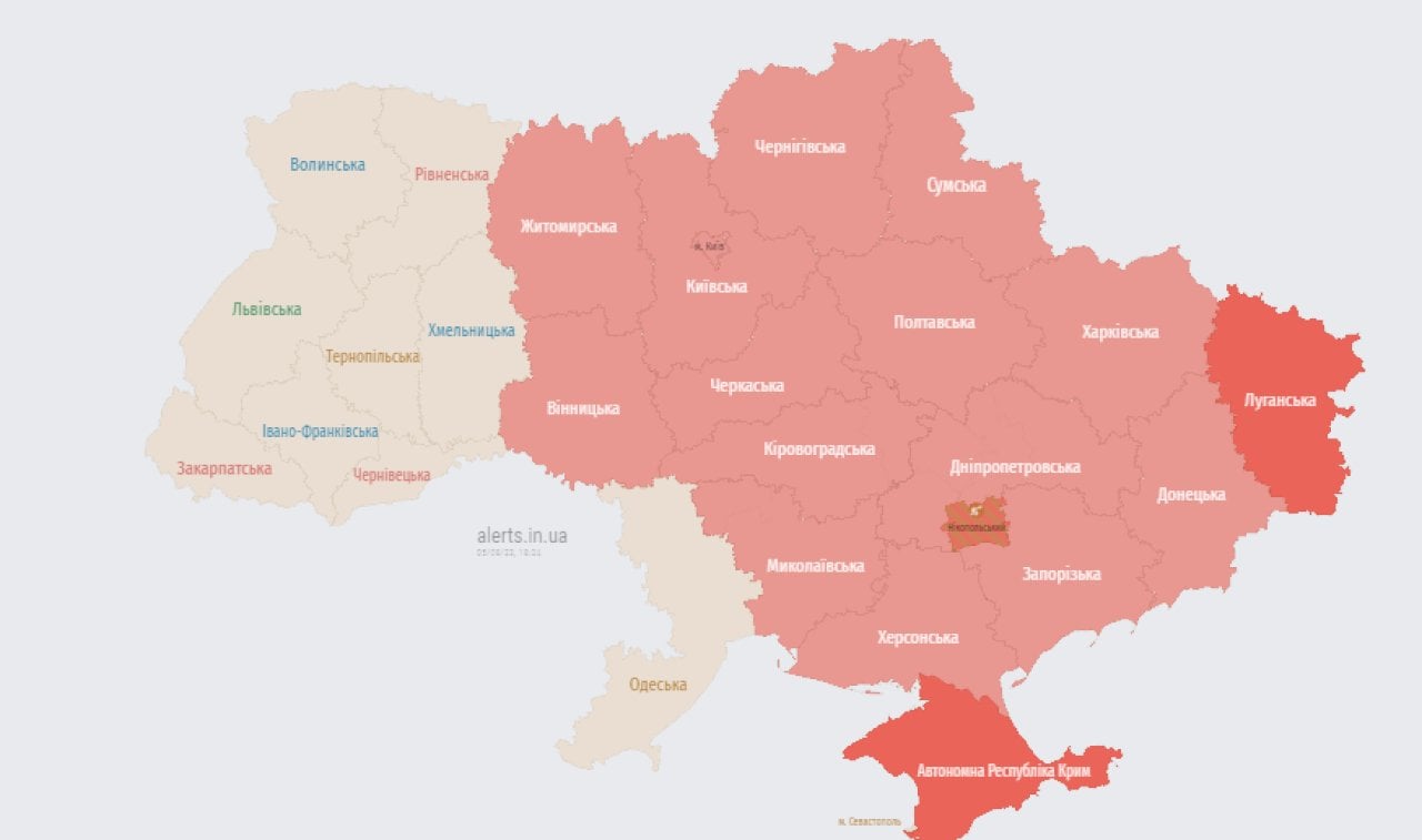 Карта тривог станом на 18:35 (Фото: alerts.in.ua)