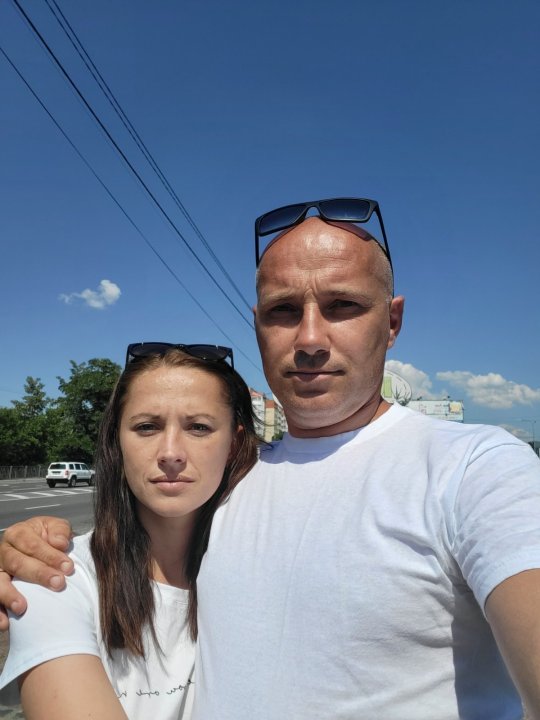 Після початку повномасштабного вторгнення Юрій Марченко з дружиною мусили вдруге стати переселенцями (Фото: надано платформою Свій дім)