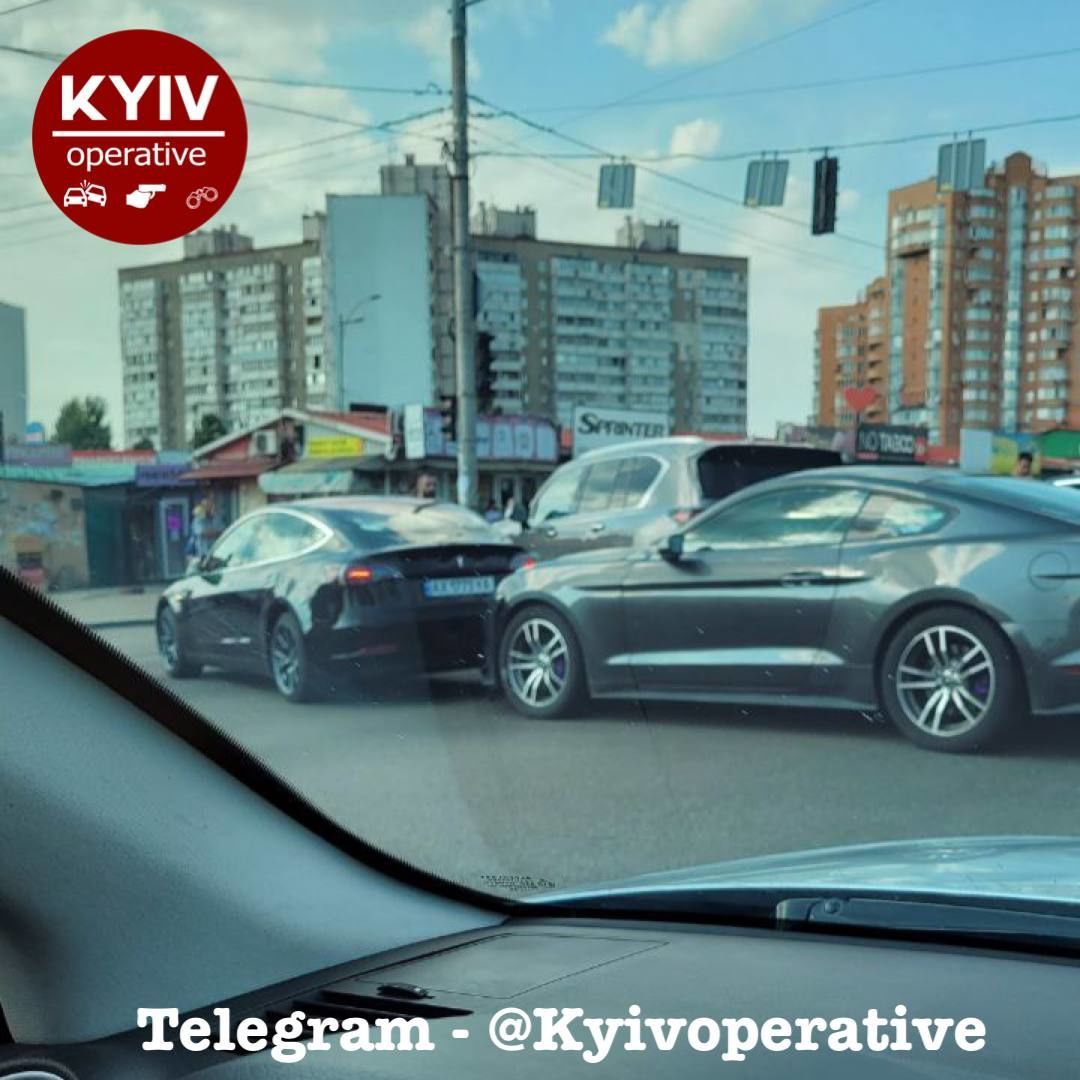 ДТП в Києві 27 серпня за участю 4 авто / Фото: Kyiv Operativ / © 