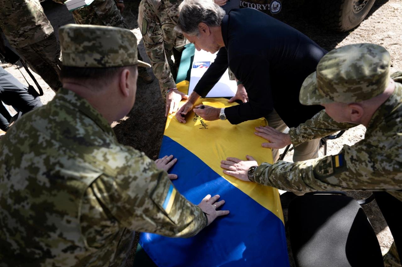 BRENDAN SMIALOWSKI/Pool via REUTERS