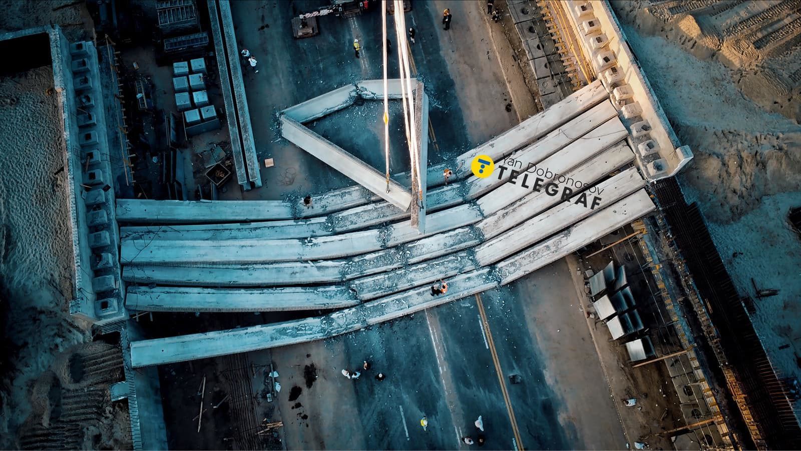 Під час монтажу стався обвал балок Дегтярівського шляхопроводу / © 