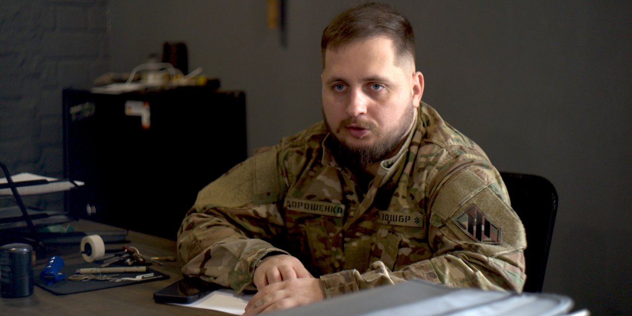 Дмитро Дорошенко, рекрутер 3 ОШБр запевняє, що завжди є чимало охочих, і заявки надходять постійно (Фото: Прес-служба 3 ОШБр)