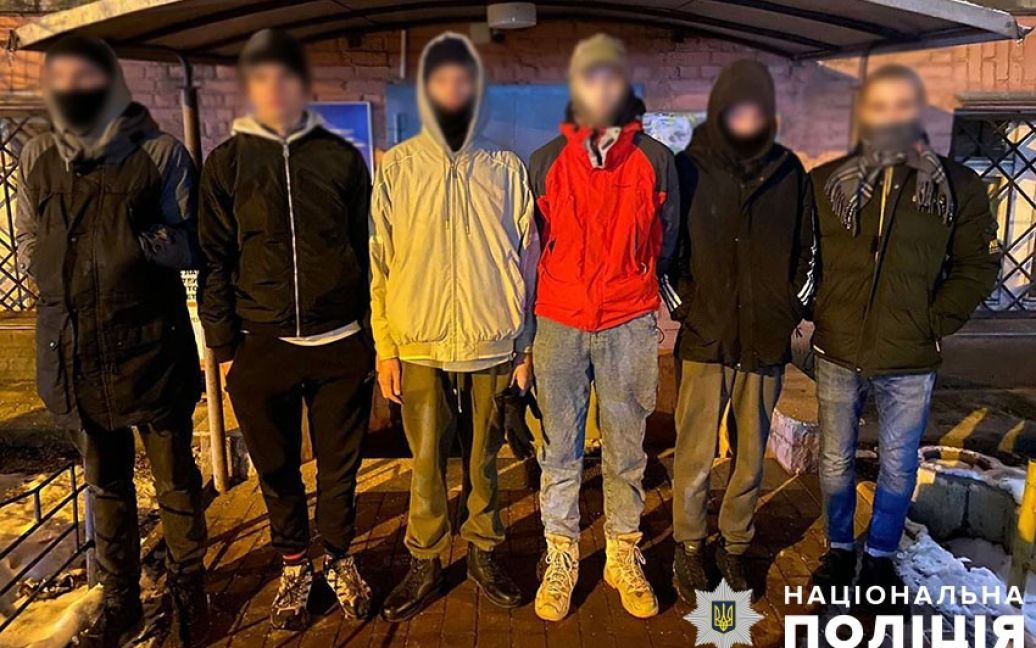 Наслідуючи приклад російського серіалу, молодики організували та скоїли напад на 16-річного хлопця / Фото: Поліція Києва / ©
