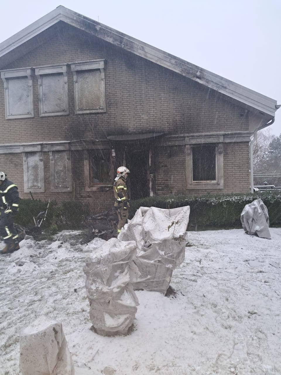 Руйнування в Київській області внаслідок падіння уламків ракет / © МВС України у Telegram