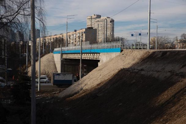 У Києві відкрили рух Дегтярівським шляхопроводом / © 