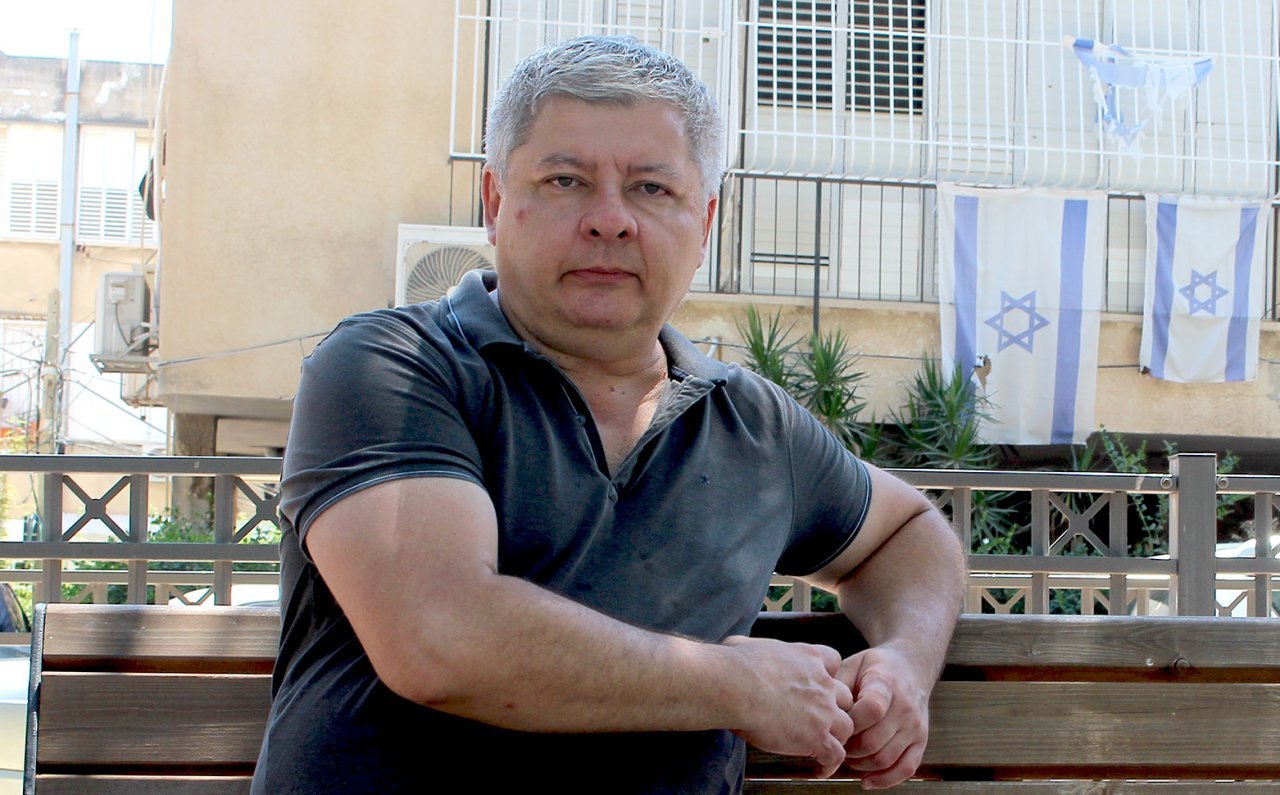 ІЗРАЇЛЬСЬКИЙ СОРОМ: Еміль Шлеймович вважає, що уряд його країни зганбив себе, коли відмовився від широкомасштабної допомоги Україні в її боротьбі проти російської навали (Фото: Олександр Пасховер)