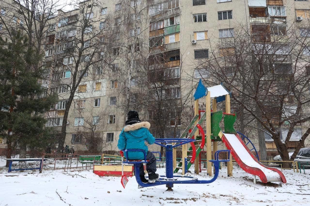 Руйнування у Вишневому після ракетної атаки 2 січня / Фото: Київська ОВА / © 